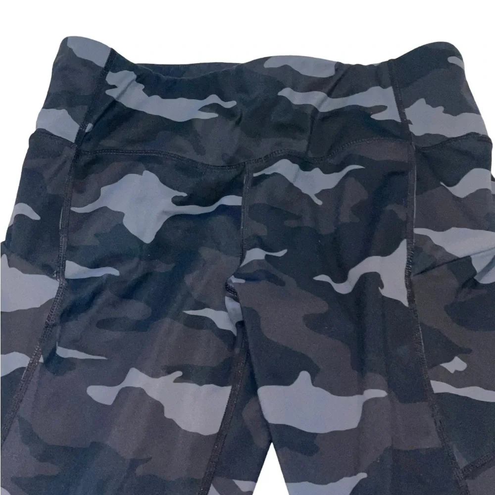 ATHLETA Women’s Gray Camo Print Leggings w/ Pockets Size Small